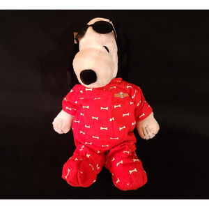 Rare Vintage The World Of Wonder Snoopy Stuffed Toy Figure w/ Red Pajamas Outfit